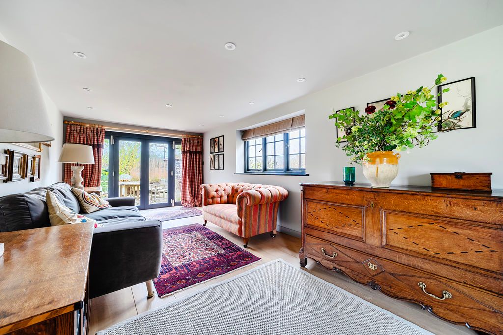 Additional image 5 of 1 bed detached house to rentPickhurst Road, Godalming GU8