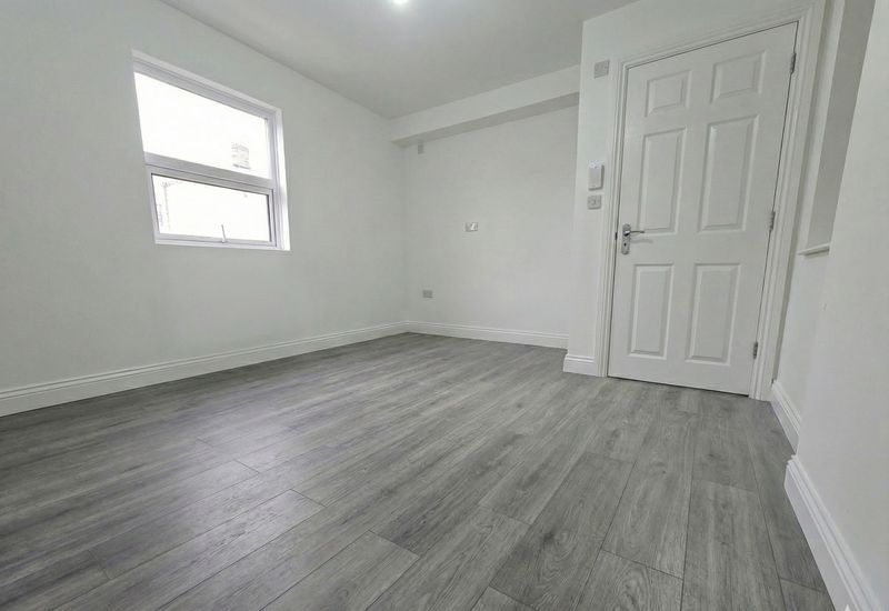 Additional image 8 of 9 bed property to rentUpper High Street, Wednesbury WS10