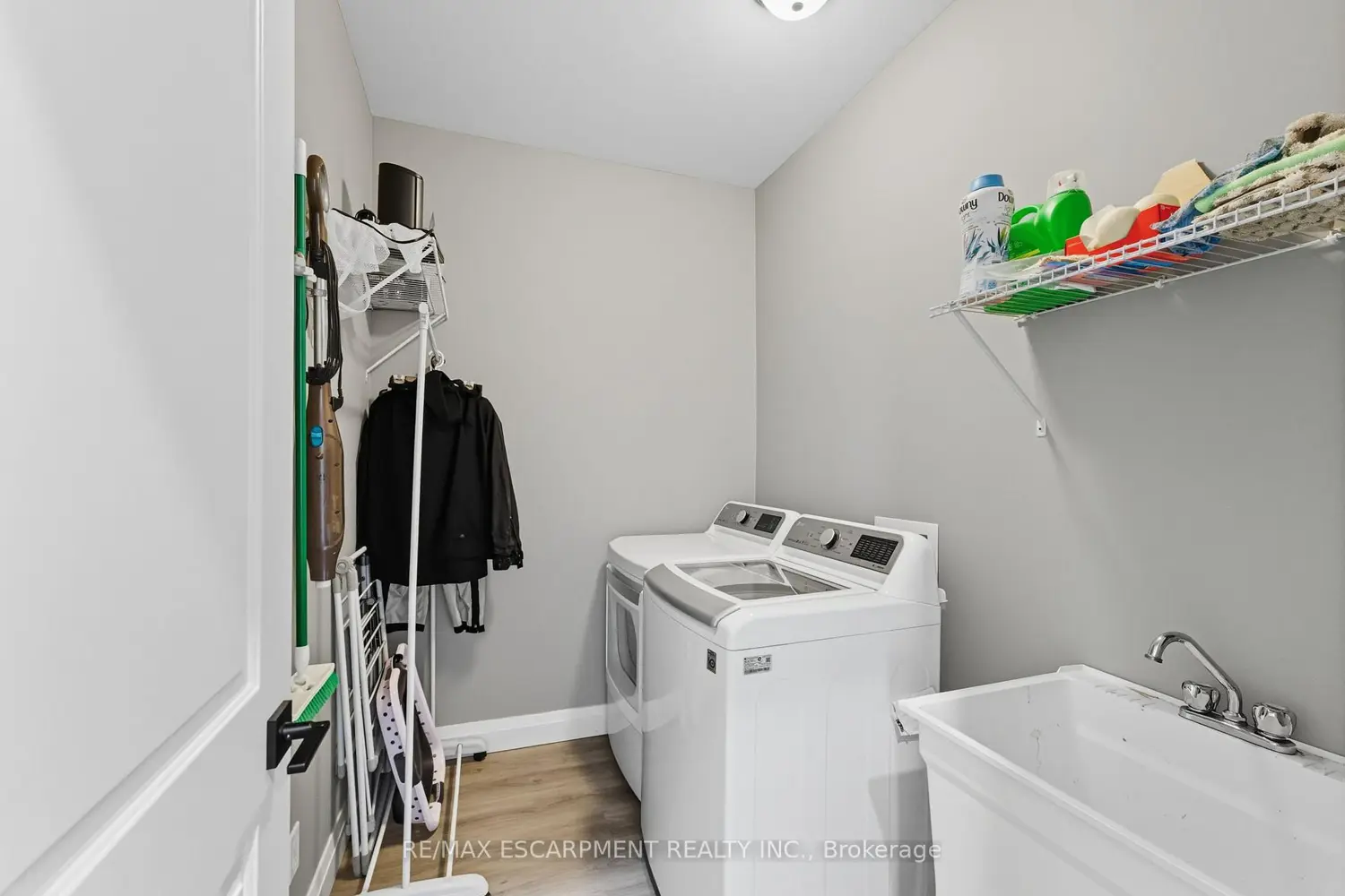 Additional image 10 of 1053 Bay Street