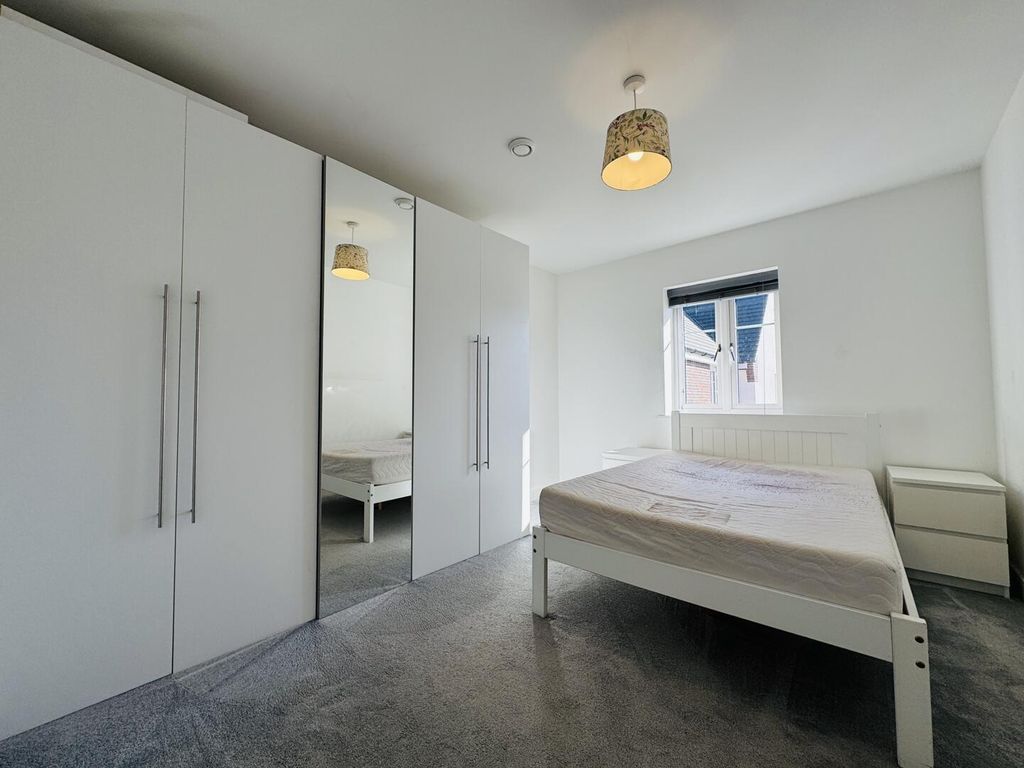 Additional image 10 of 2 bed flat to rentBeryl Close, Crawley RH10