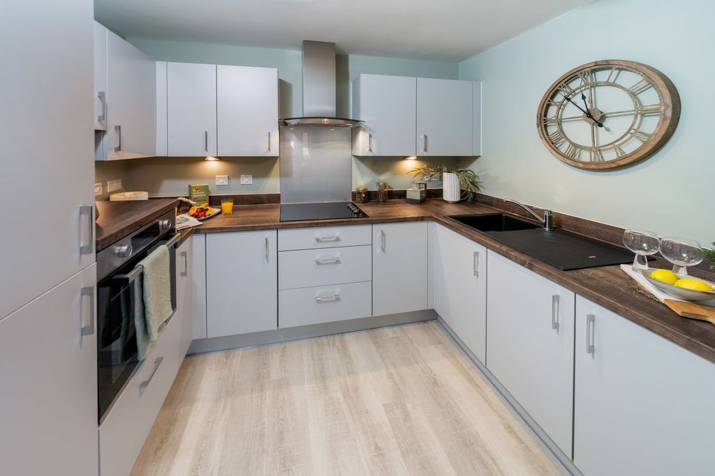 2 bed flat to rentSouthampton SO15 photo 2