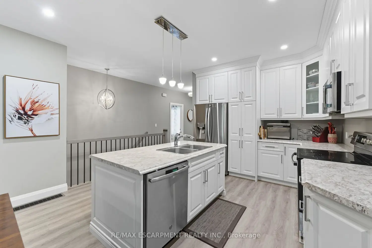 Additional image 7 of 1053 Bay Street