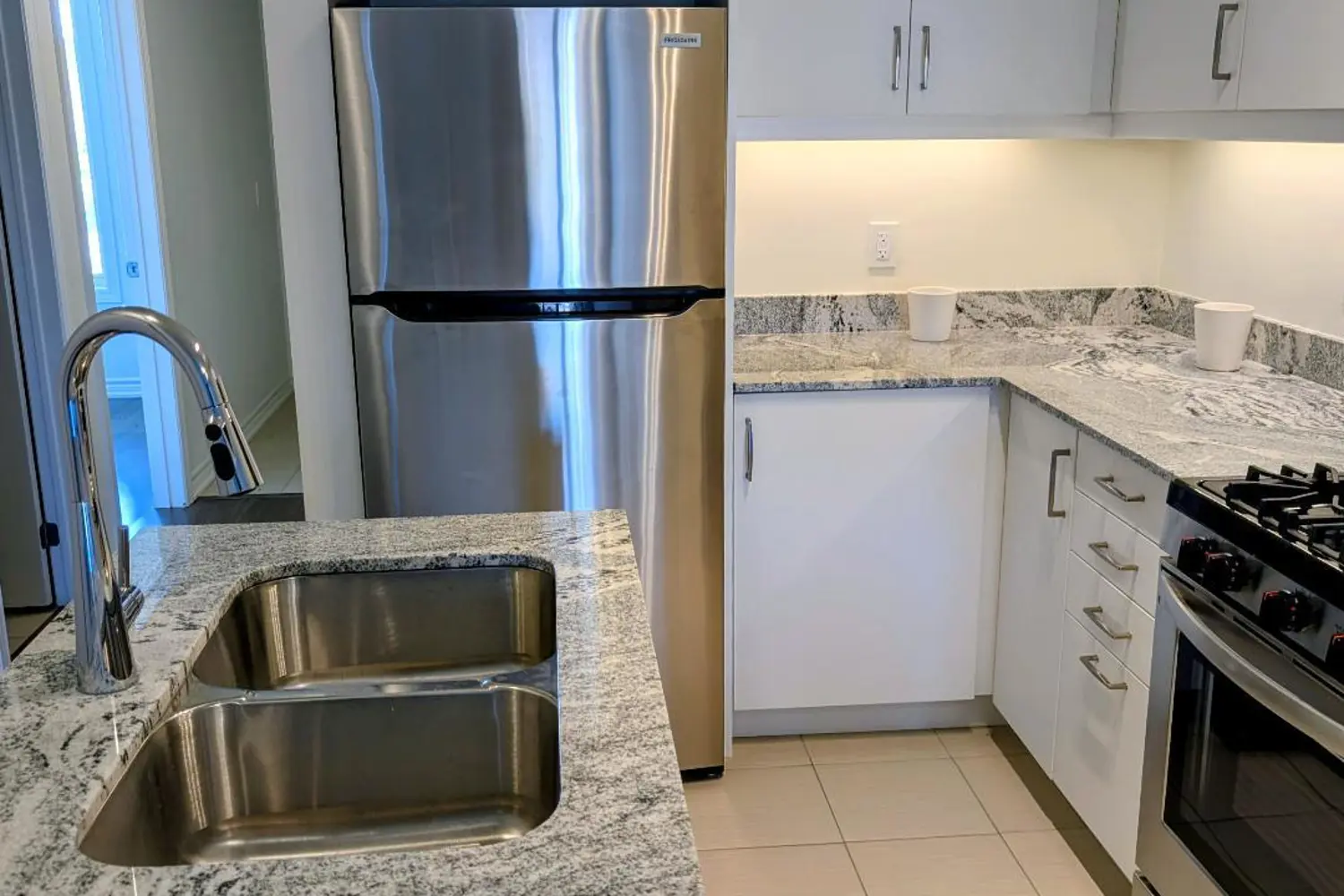 Additional image 3 of 17 Spooner Crescent 202