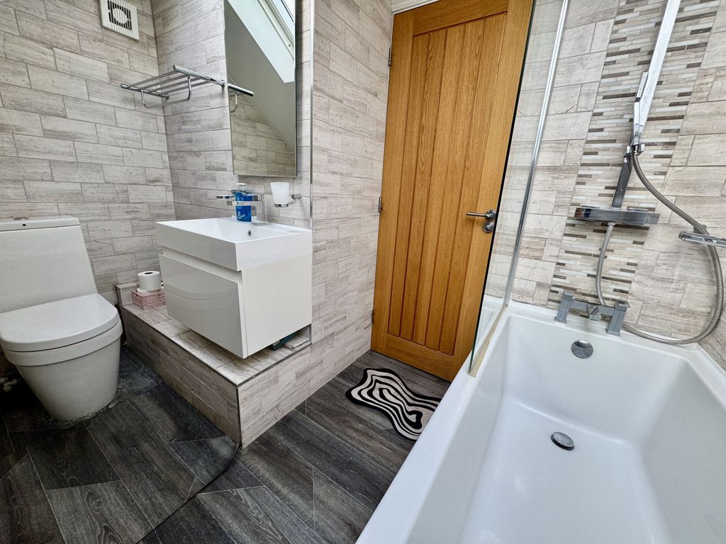 Additional image 15 of 8 bed terraced house to rentDunstable Road, Bedfordshire LU4