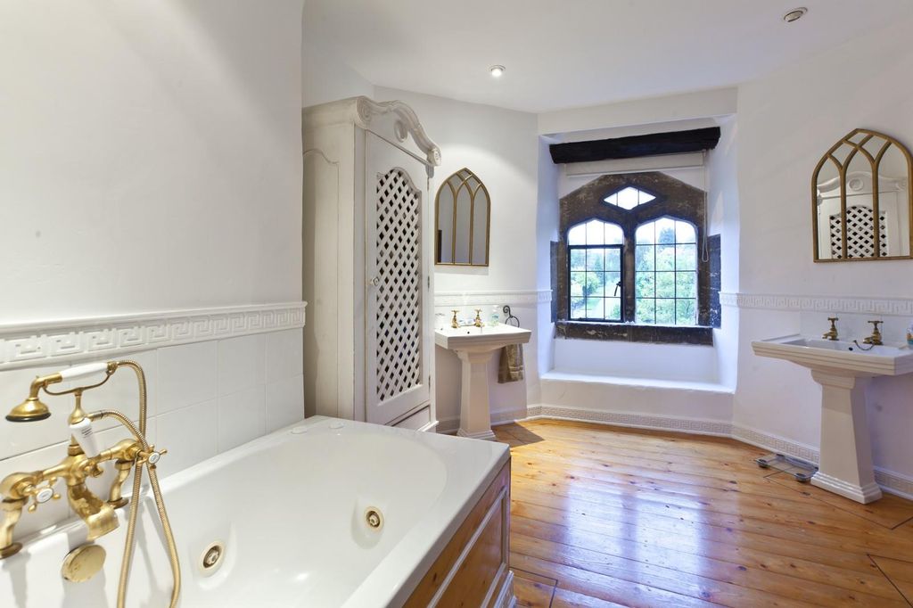 Additional image 9 of 6 bed detached house to rentPelhams Walk, Esher, Surrey KT10