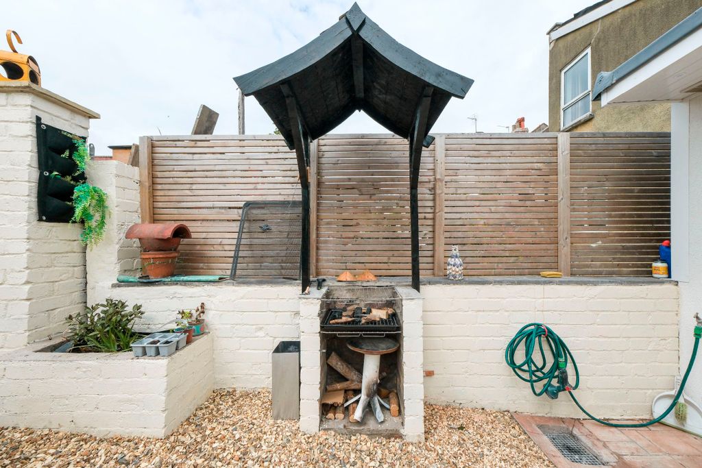 Additional image 18 of 5 bed semi-detached house to rentDouglas Road, Horfield, Bristol BS7