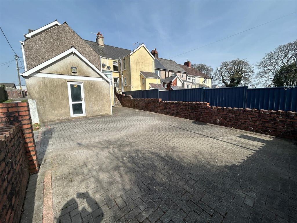 Additional image 27 of 4 bed end terrace house to rentGolf Road, New Inn, Pontypool NP4