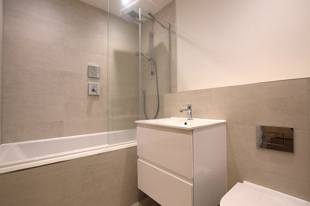 Additional image 7 of 1 bed flat to rentHeadmaster Way, Macclesfield SK10