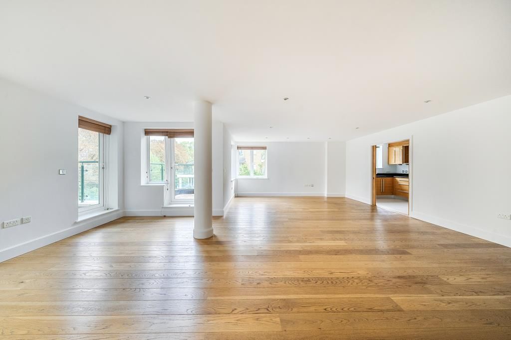 Additional image 2 of 3 bed flat to rentStrand Drive, Richmond TW9