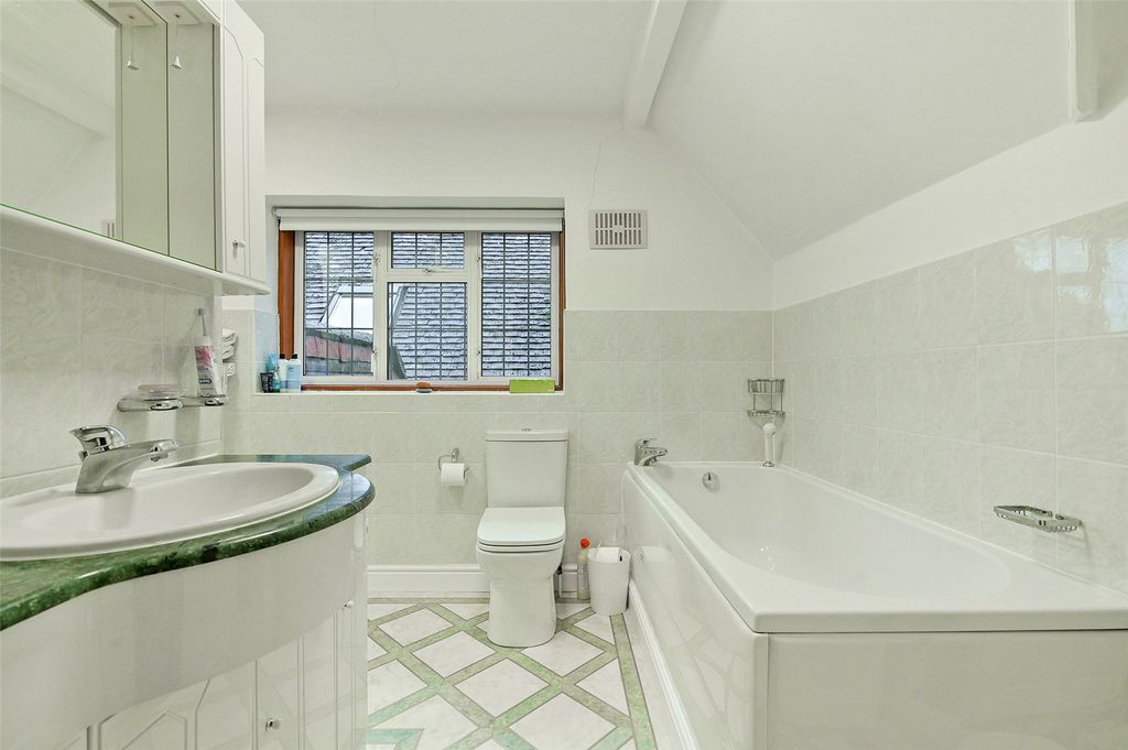 Additional image 12 of 3 bed detached house to rentSt. Leonards Hill, Windsor, Berkshire SL4