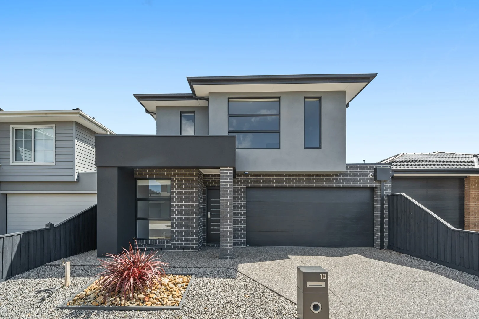 10 Lipizzan Crescent, Taylors Lakes VIC 3038