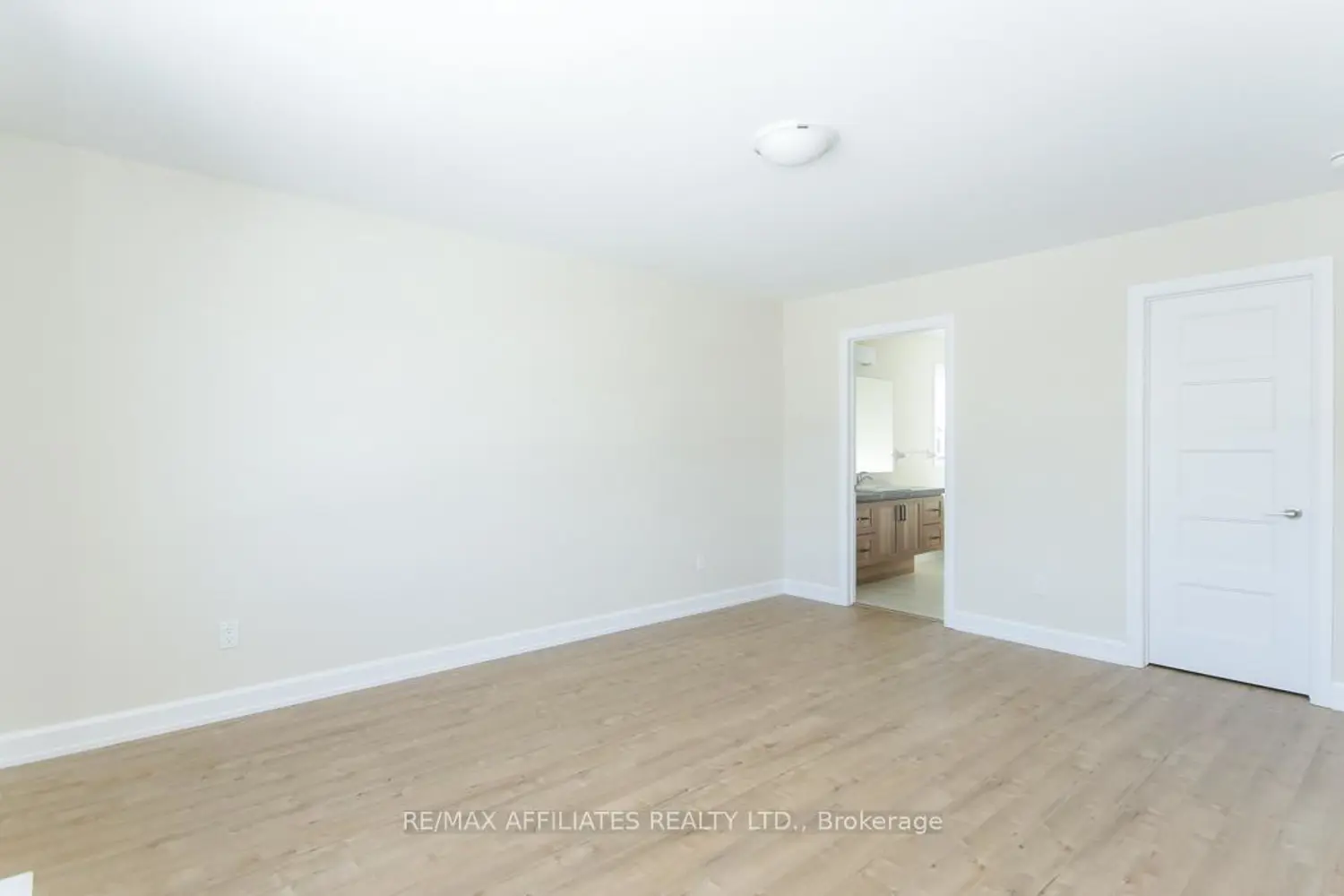 Additional image 12 of 1060 Chablis Crescent