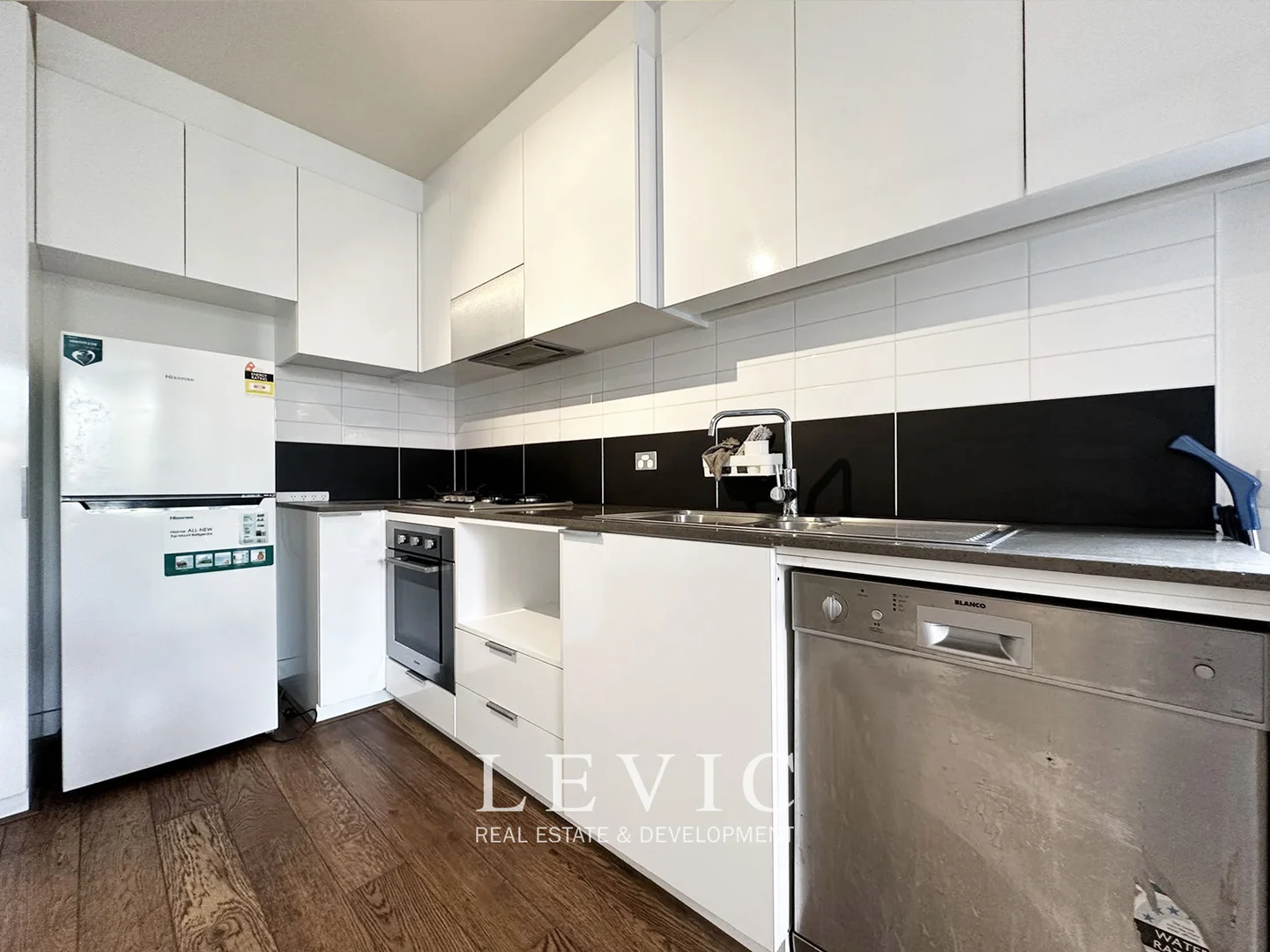 Additional image 5 of 102/10-16 Trenerry Crescent, Abbotsford VIC 3067