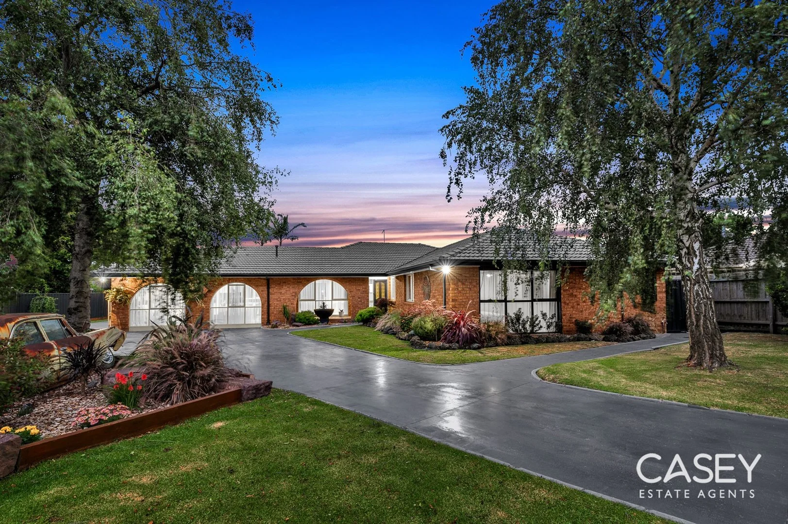 27 Damian Court, Cranbourne VIC 3977