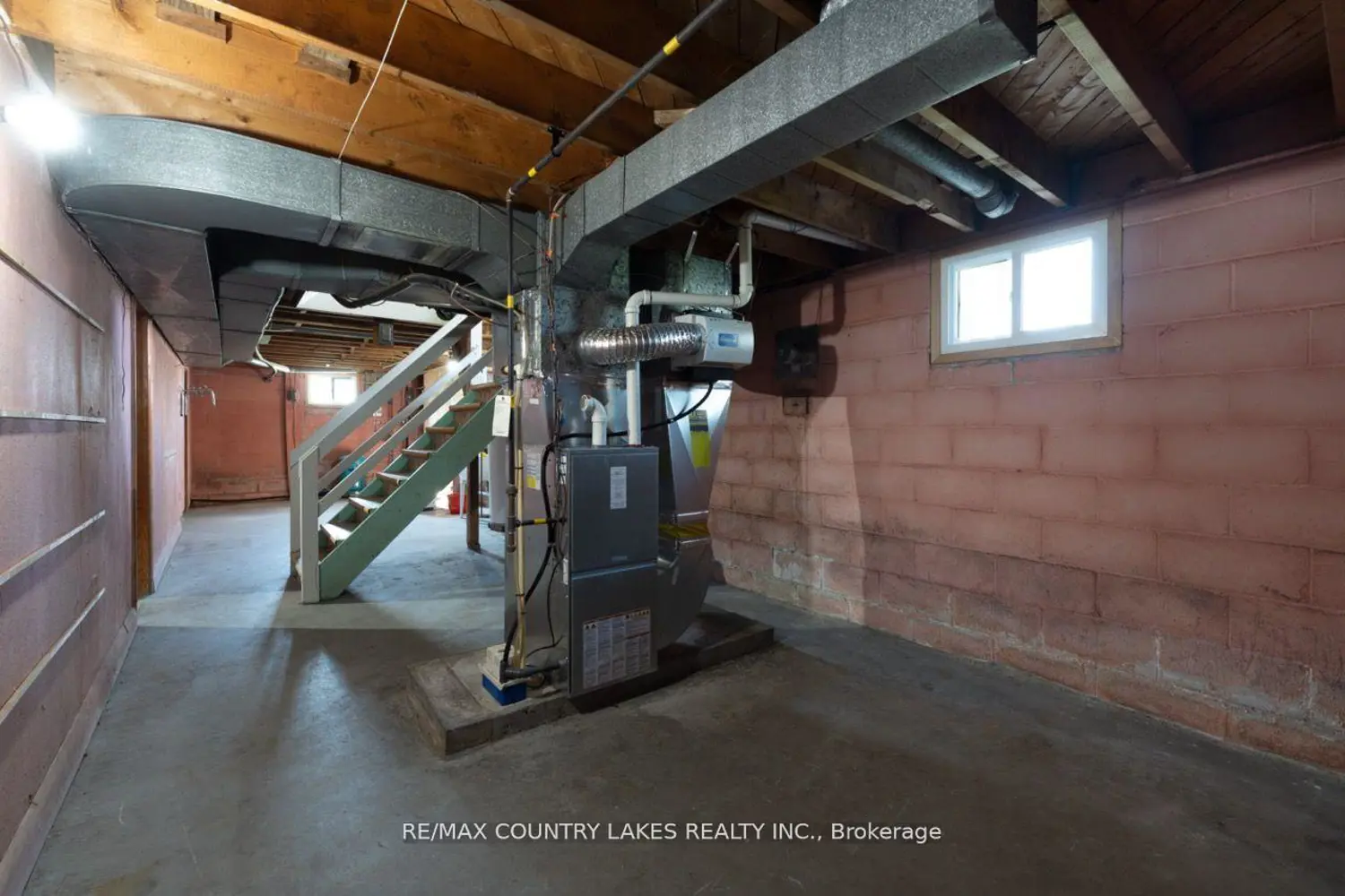 Additional image 16 of 895 Highway 7 Road