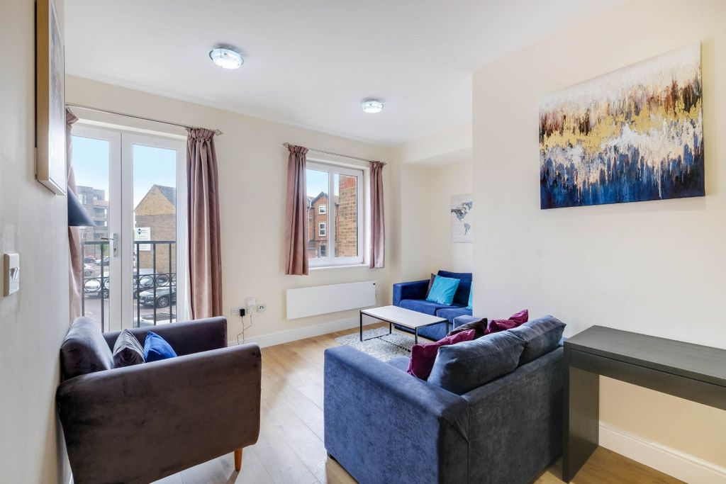 Additional image 12 of 2 bed flat to rentQueen Street, Maidenhead SL6