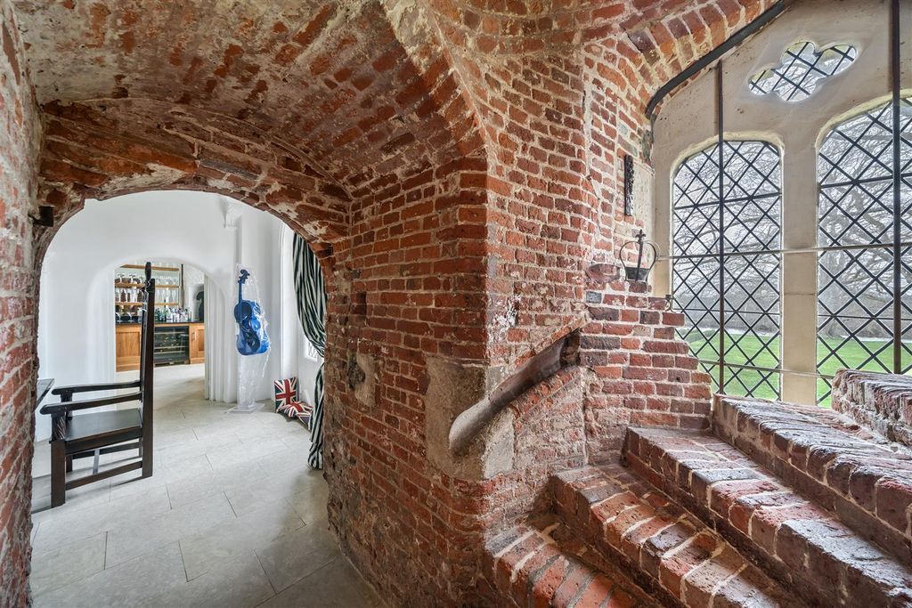 Additional image 34 of 6 bed detached house to rentPelhams Walk, Esher KT10