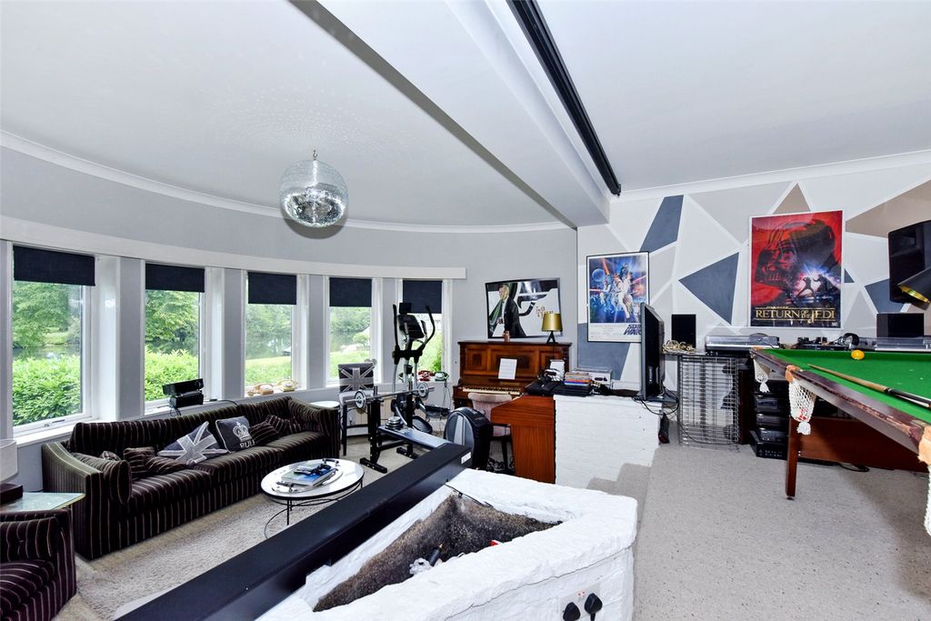 Additional image 10 of 3 bed semi-detached house to rentQuarry Wood, Marlow, Buckinghamshire SL7