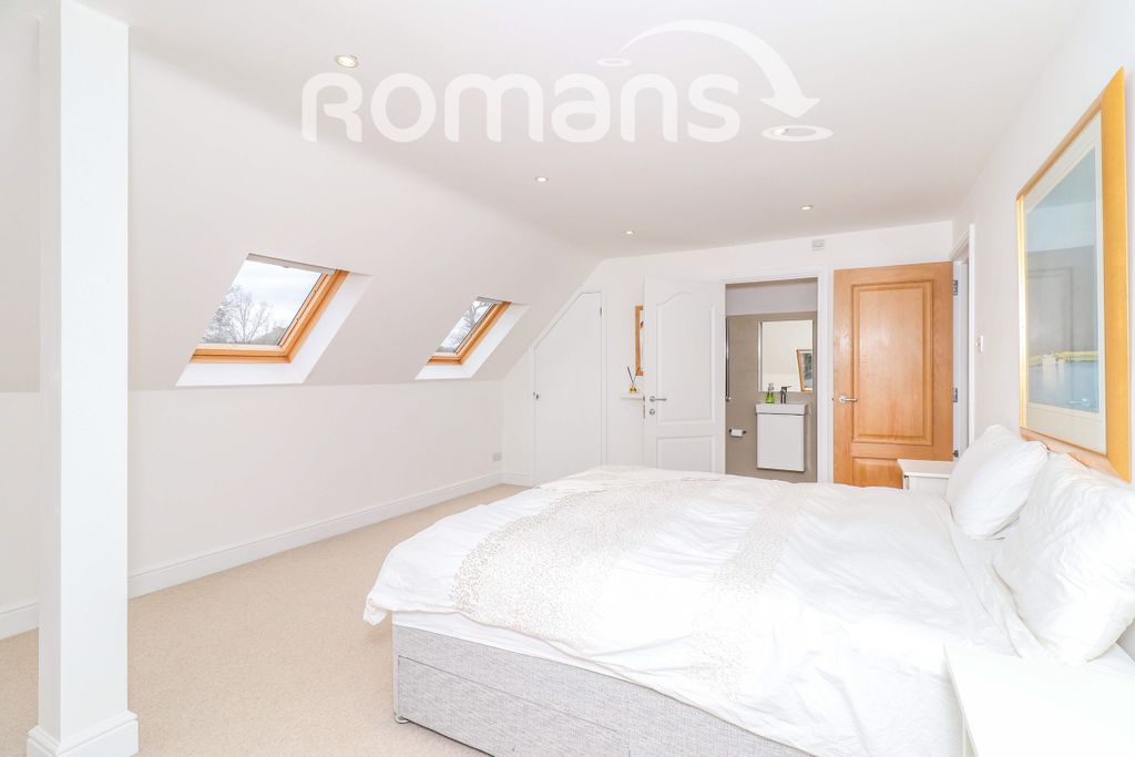 Additional image 8 of 5 bed detached house to rentSouth Park Crescent, Gerrards Cross SL9