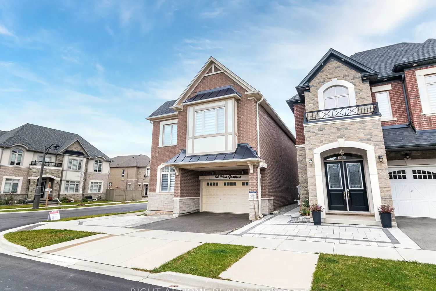 Additional image 2 of 95 Viva Gardens