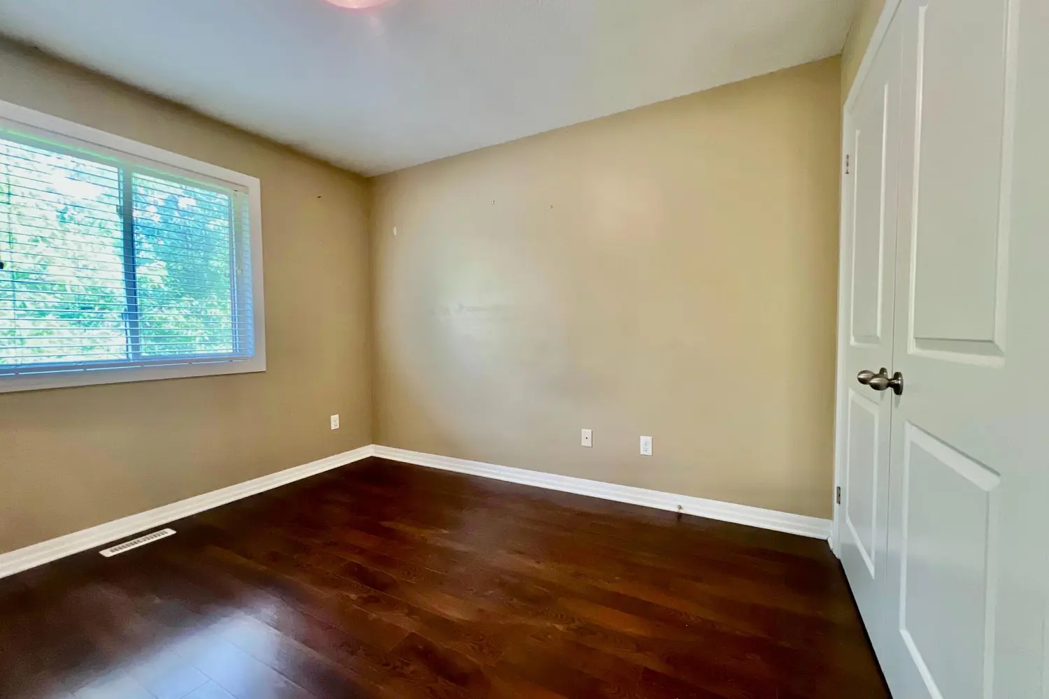 Additional image 13 of 112 North Centre Road 45