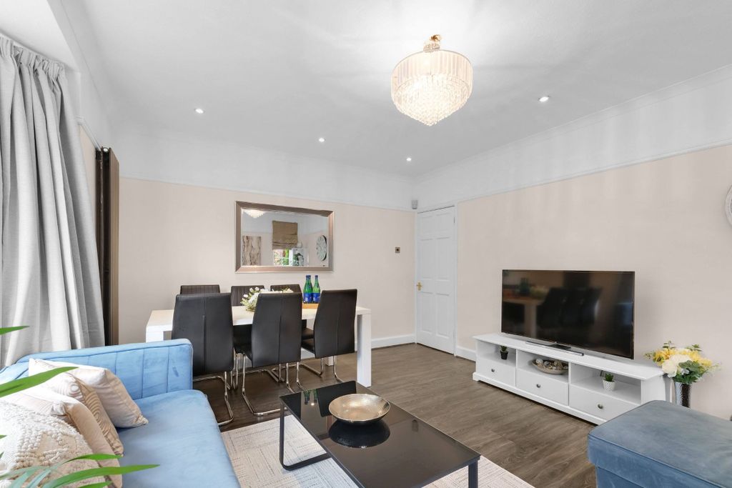 Additional image 31 of 5 bed detached house to rentMarlow Hill, High Wycombe HP11