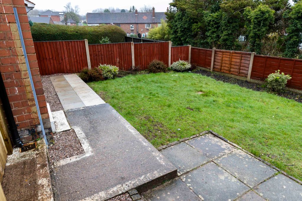 Additional image 2 of 3 bed semi-detached house to rentHarp Lane, Telford TF4