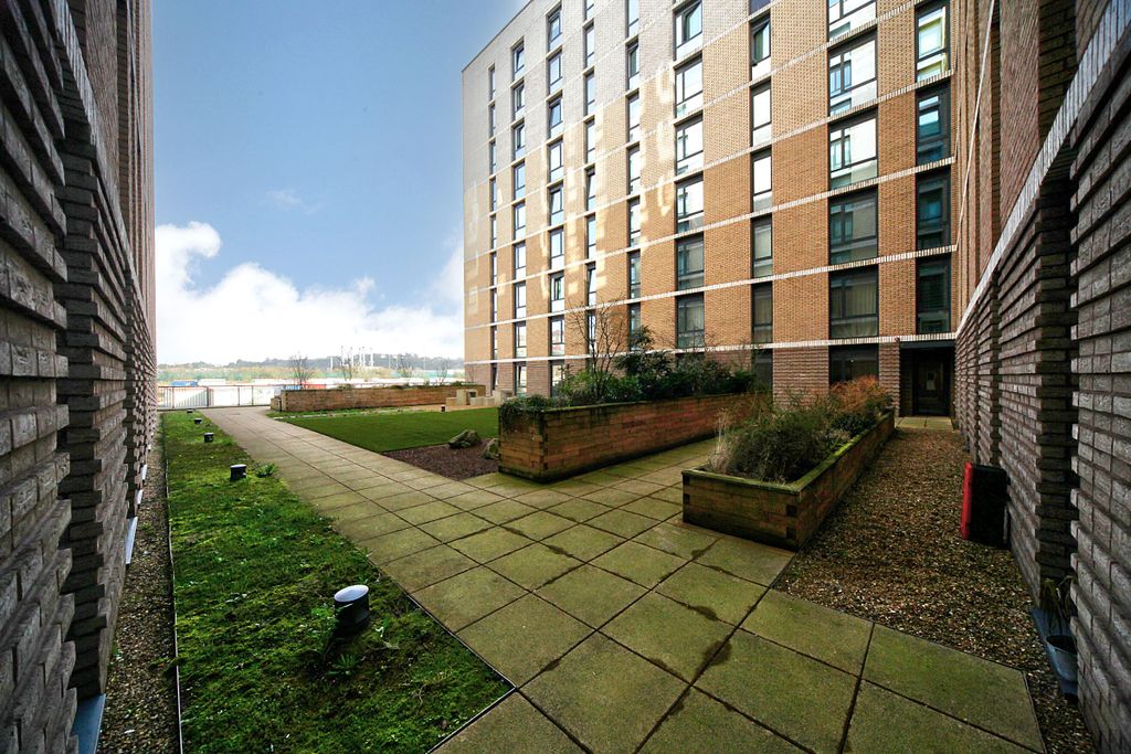 Additional image 7 of 2 bed flat to rentViva Court, Kimpton Road, Luton LU2