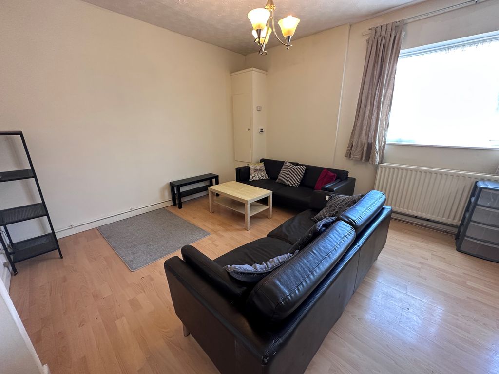 Additional image 4 of 6 bed shared accommodation to rentGloucester Road, Bishopston, Bristol BS7