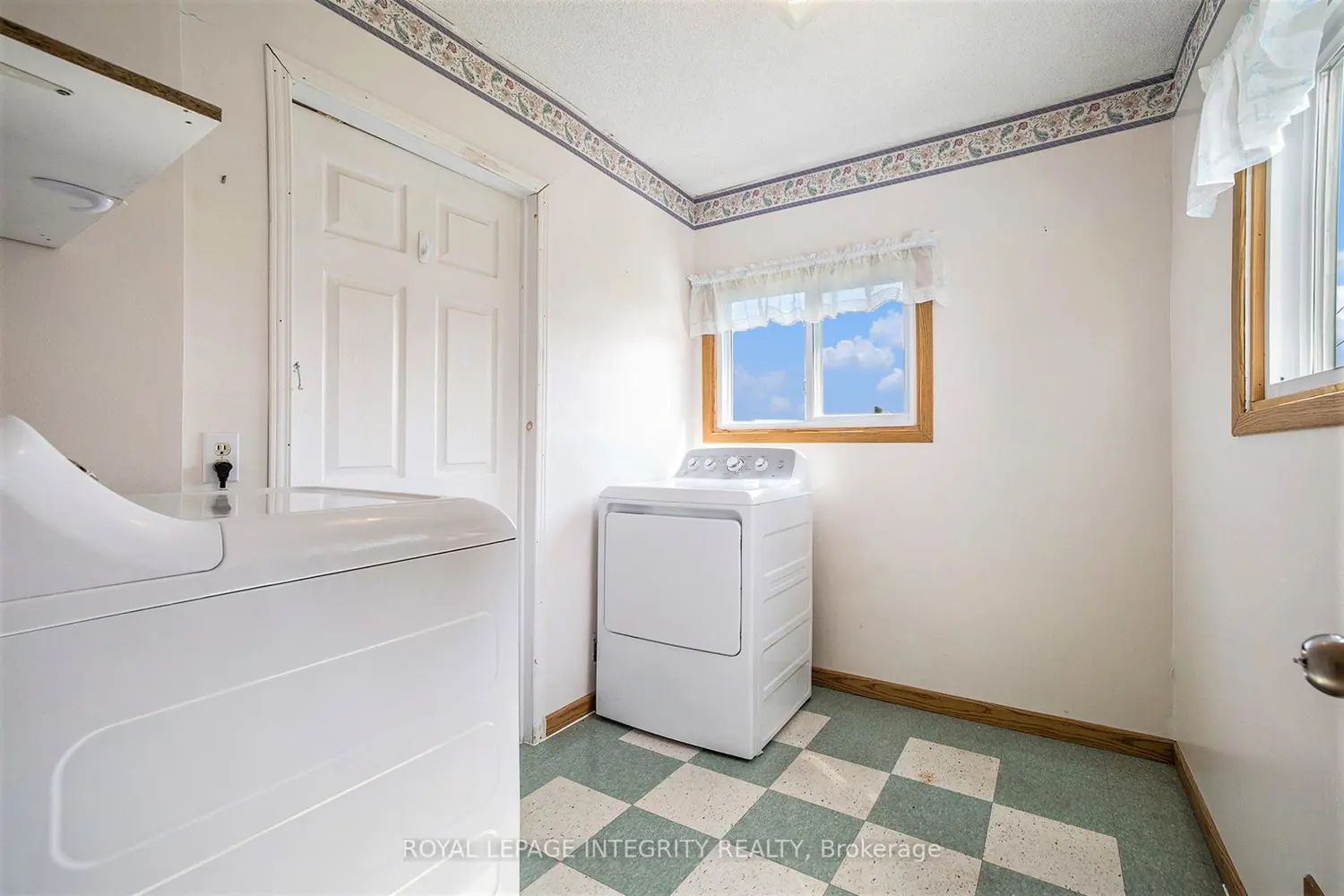 Additional image 12 of 112,114 Clarence Street