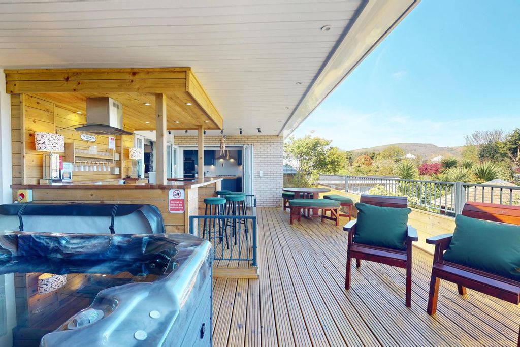 2 bed detached house to rentBlue Cedars Holiday Accomodation, Minehead, Somerset TA24, Minehead,