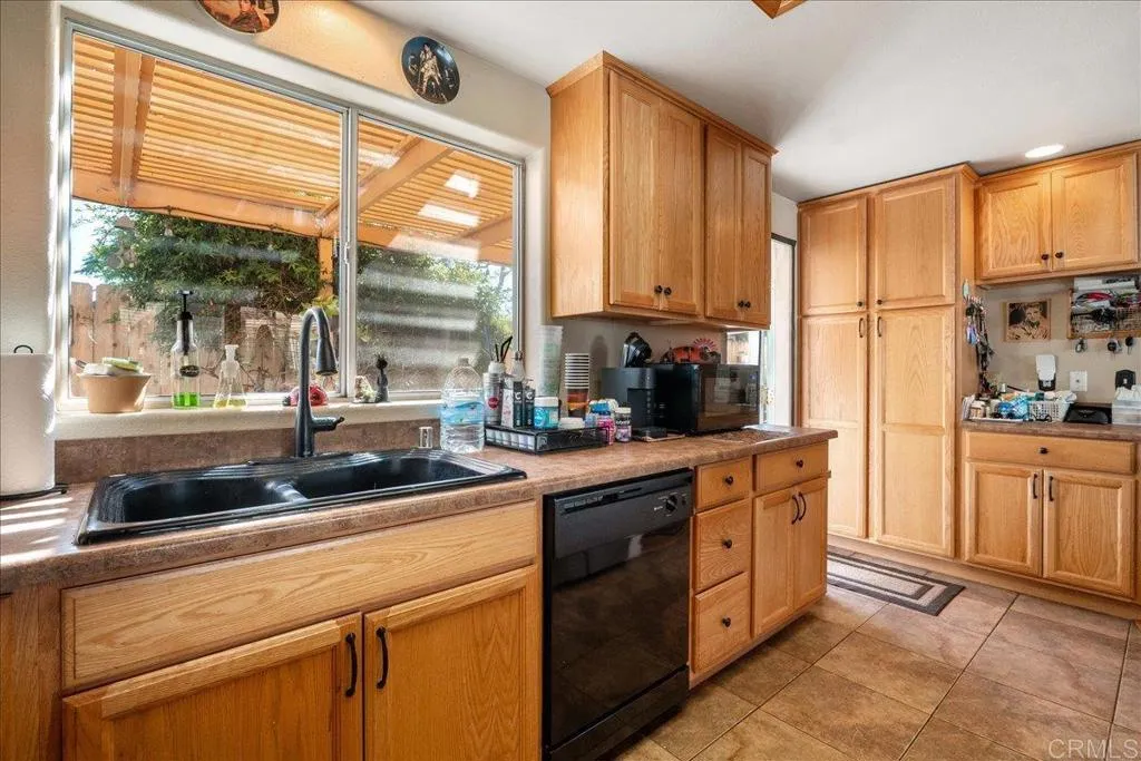 Additional image 12 of 1005 Anza Ct, El Cajon, CA 92020