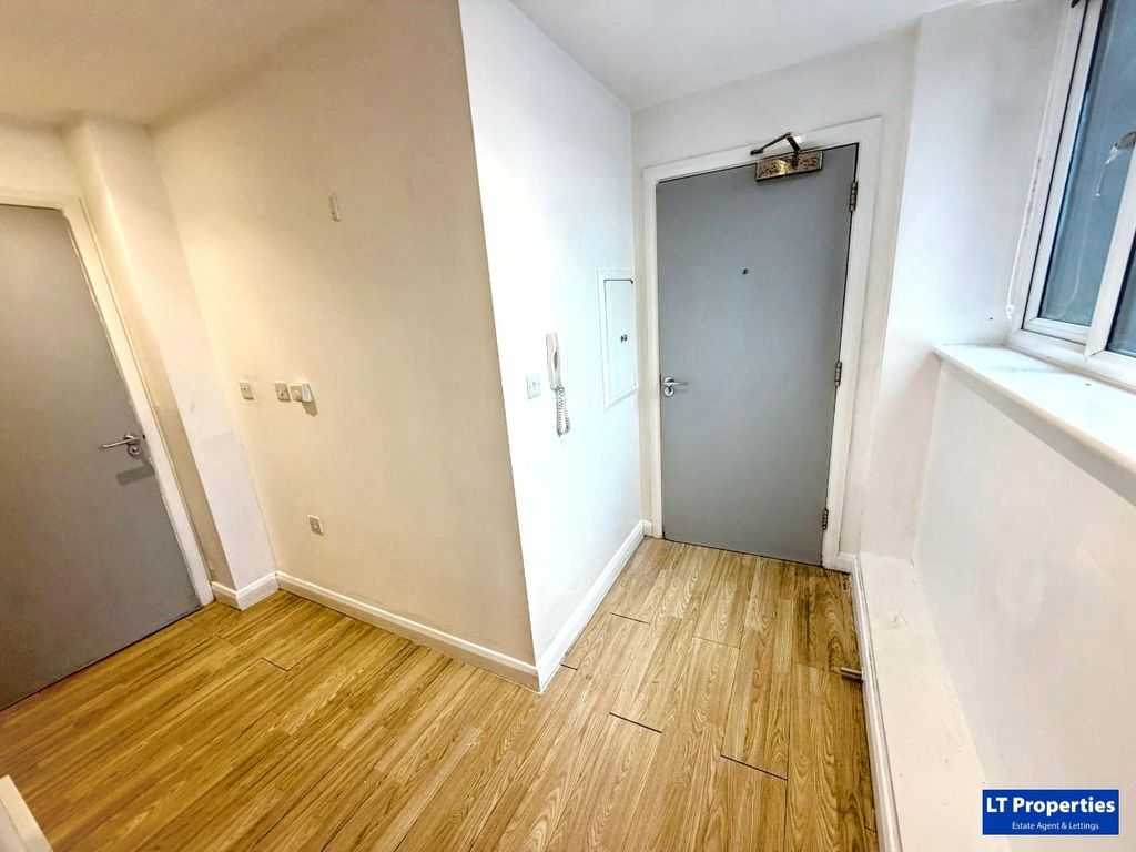 Additional image 2 of 1 bed flat to rentFlat, Napier House, - Napier Road, Luton LU1