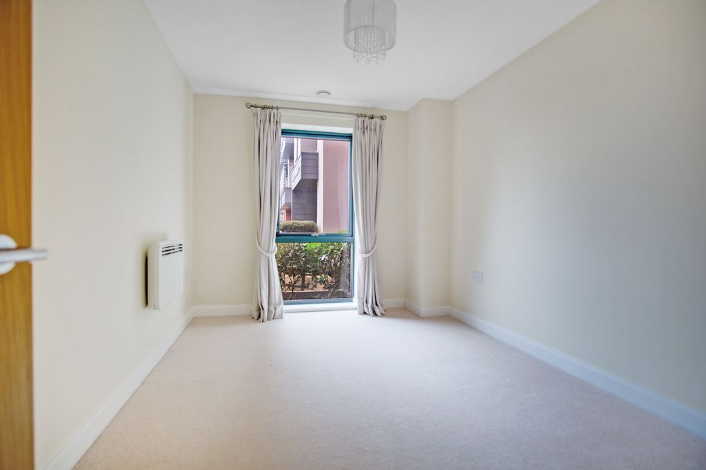 Additional image 4 of 2 bed flat to rentKeeper Close, Taunton TA1