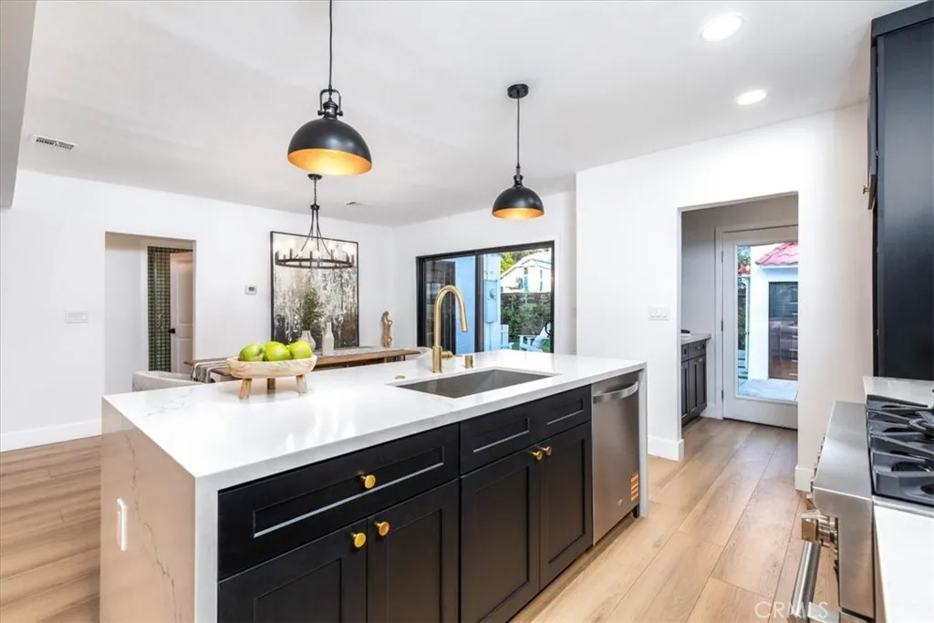 Additional image 10 of 312 N Bronson Avenue, Los Angeles, CA 90004