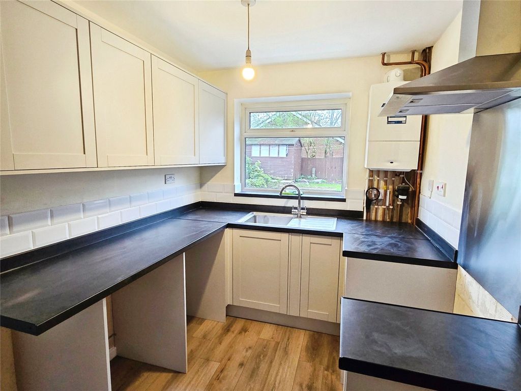Additional image 4 of 3 bed detached house to rentSummerfield Close, Oswestry, Shropshire SY11