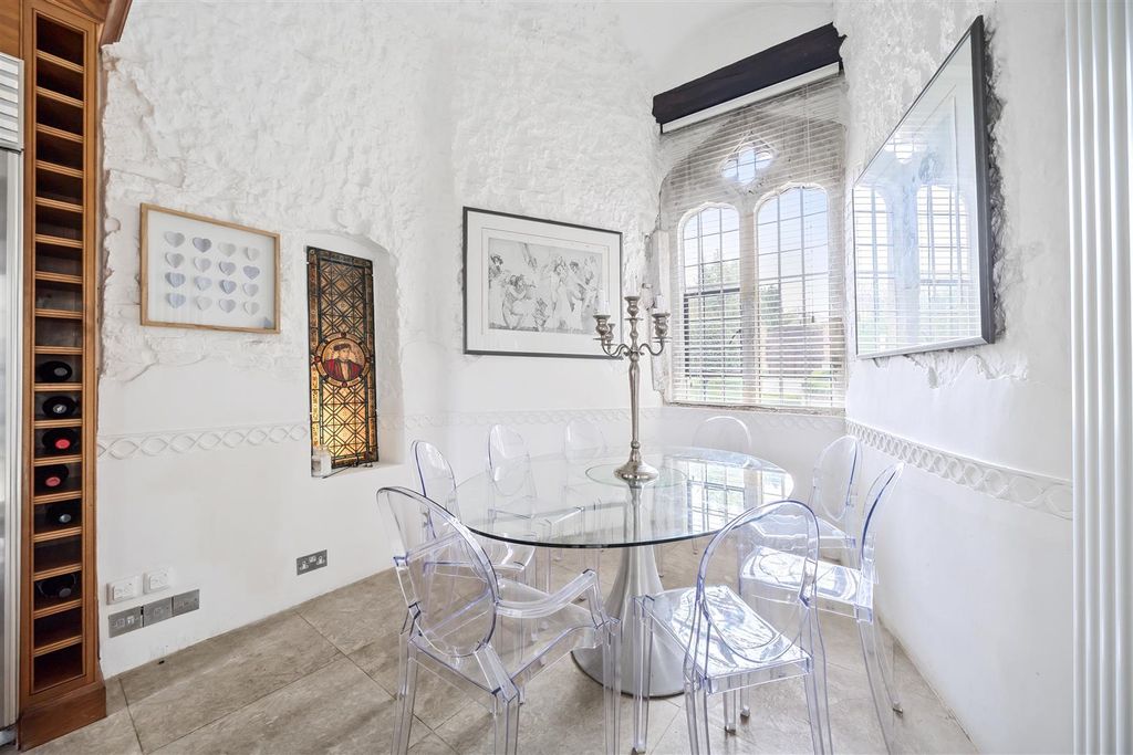 Additional image 14 of 6 bed detached house to rentPelhams Walk, Esher KT10