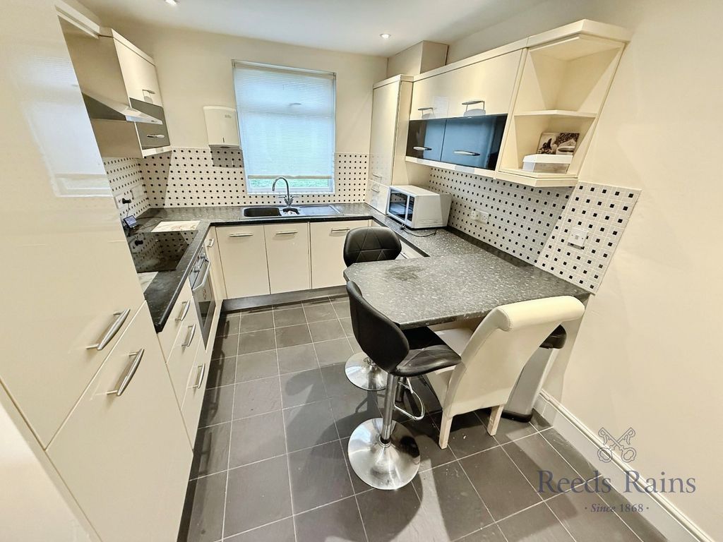 Additional image 7 of 2 bed flat to rentLondon Road, Stoke-On-Trent, Staffordshire ST4