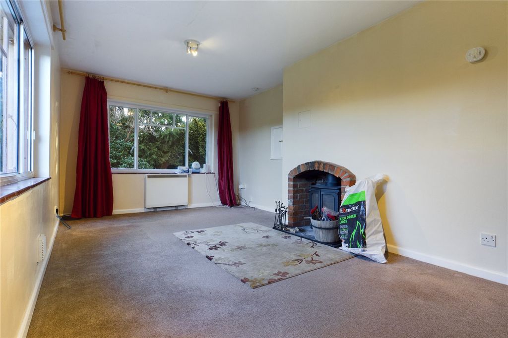 Additional image 4 of 3 bed bungalow to rentCoxs Lane, Upper Bucklebury, Reading, Berkshire RG7