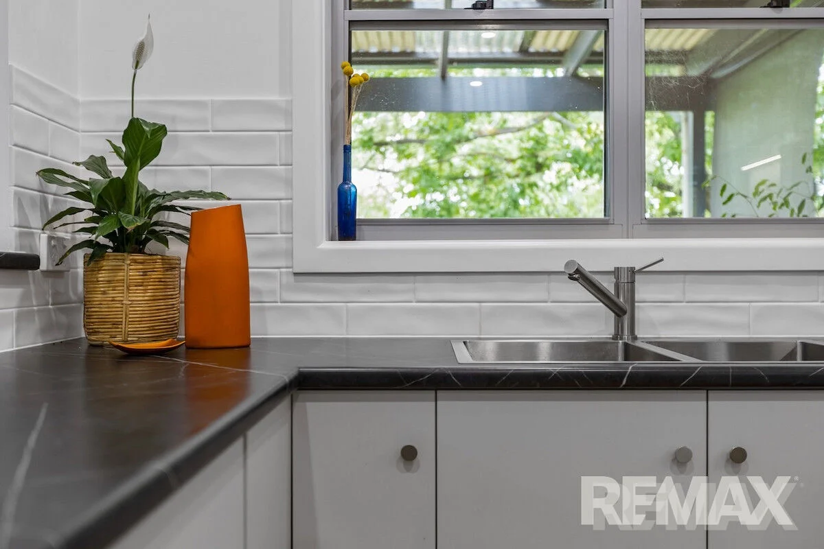 Additional image 5 of 8 Sunshine Avenue, Turvey Park NSW 2650