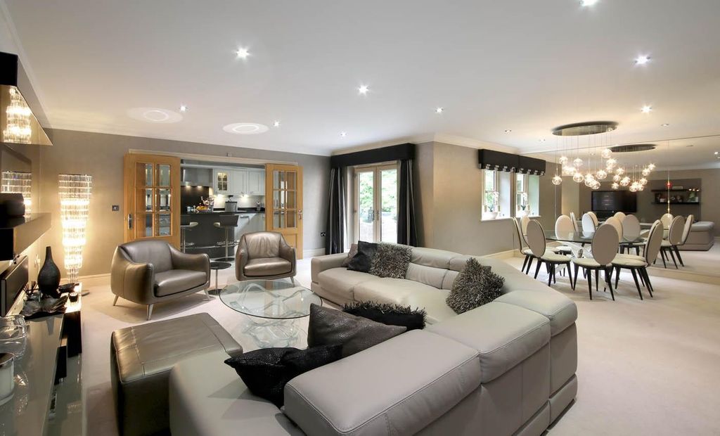 Additional image 2 of 2 bed flat to rentBrockenhurst House, Brockenhurst Road, Ascot, Berkshire SL5