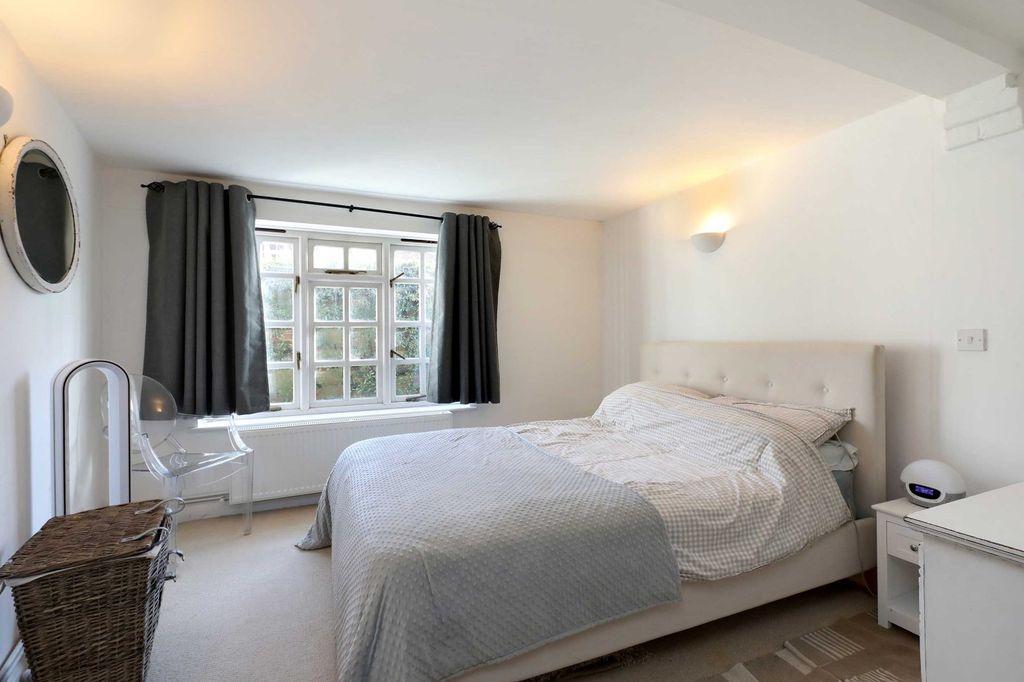 Additional image 4 of 2 bed country house to rentHammersley Lane, Penn, Buckinghamshire HP10