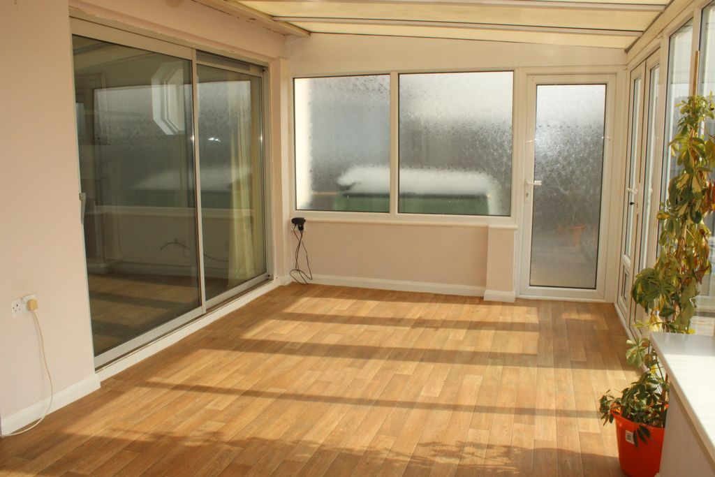 Additional image 3 of 2 bed detached bungalow to rentGarnett Drive, Prestatyn LL19