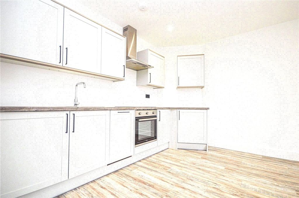 Additional image 2 of 2 bed flat to rentKingsbridge Point, Swindon SN1