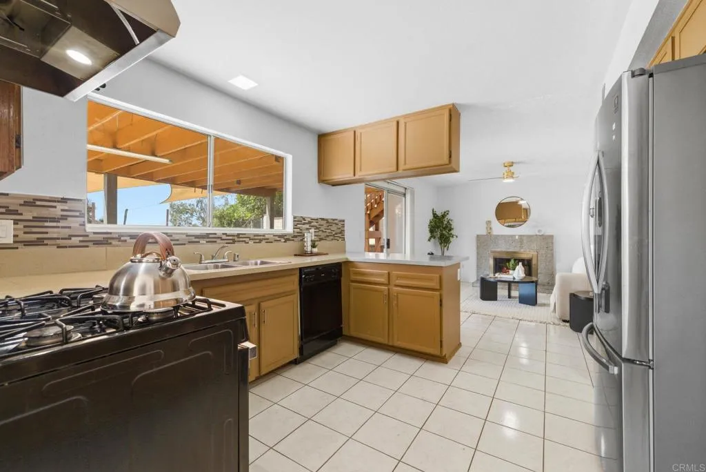 Additional image 10 of 6729 Anton Ln, San Diego, CA 92114