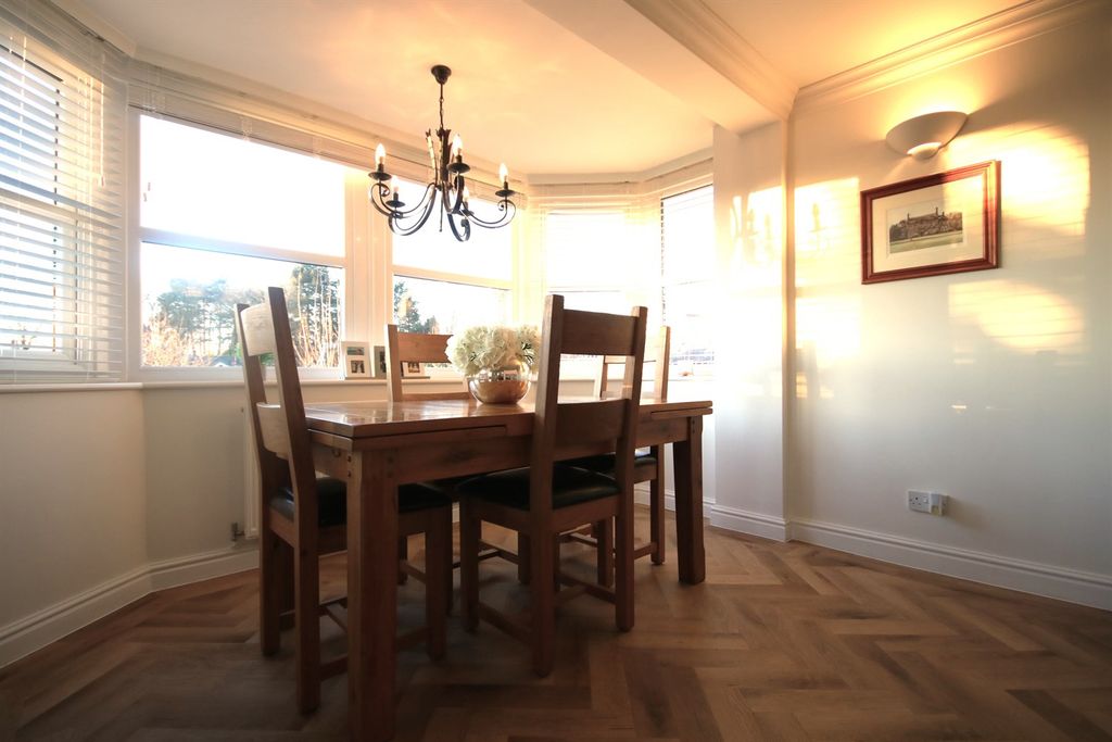 Additional image 3 of 2 bed flat to rentKennerleys Lane, Wilmslow SK9