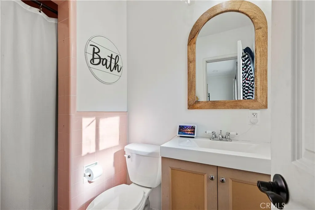 Additional image 18 of 18229 Strathern Street, Reseda, CA 91335