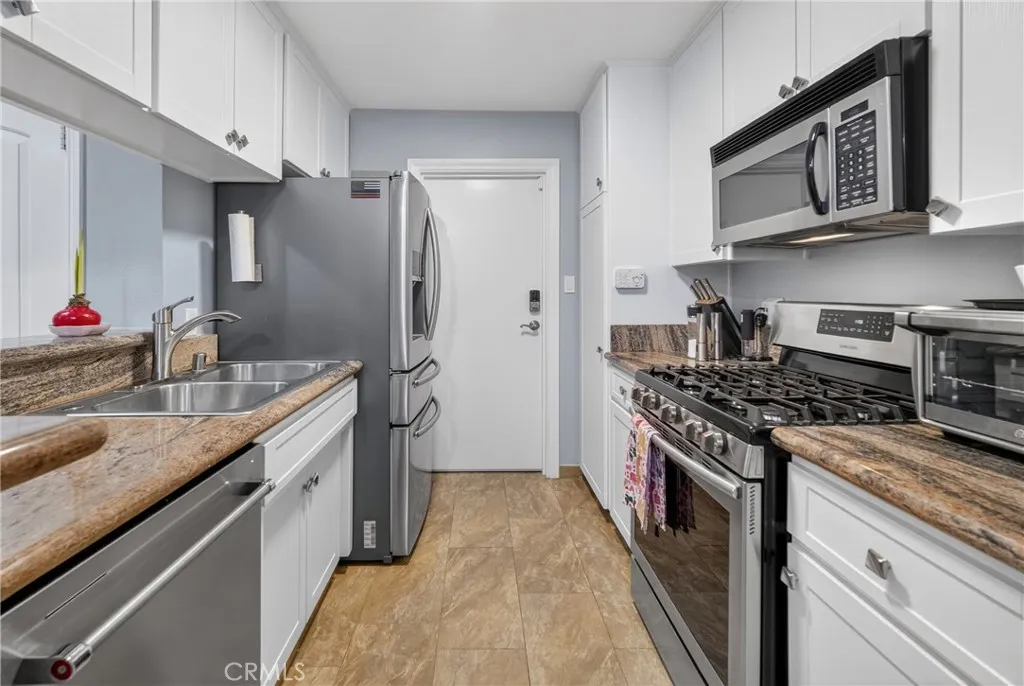 Additional image 45 of 7046 De Celis Place Unit 7, Lake Balboa, CA 91406