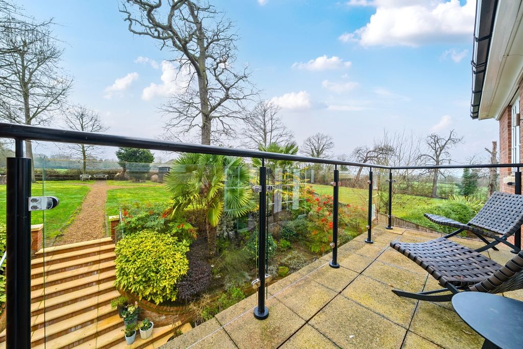 Additional image 11 of 5 bed detached house to rentPelling Hill, Old Windsor, Windsor SL4