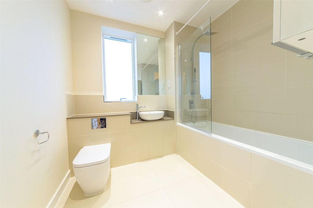 Additional image 9 of 4 bed terraced house to rentForbes Close, Trumpington, Cambridge CB2
